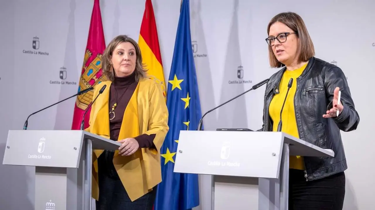 La consejera de Econom&iacute;a, Empresas y Empleo, Patricia Franco, y la consejera Portavoz del Gobierno regional, Esther Padilla, en rueda de prensa para dar cuenta de los asuntos tratados en el Consejo de Gobierno