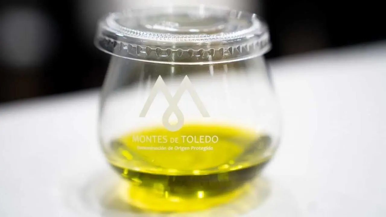 En la imagen de archivo aceite de oliva de la DOP Montes de Toledo