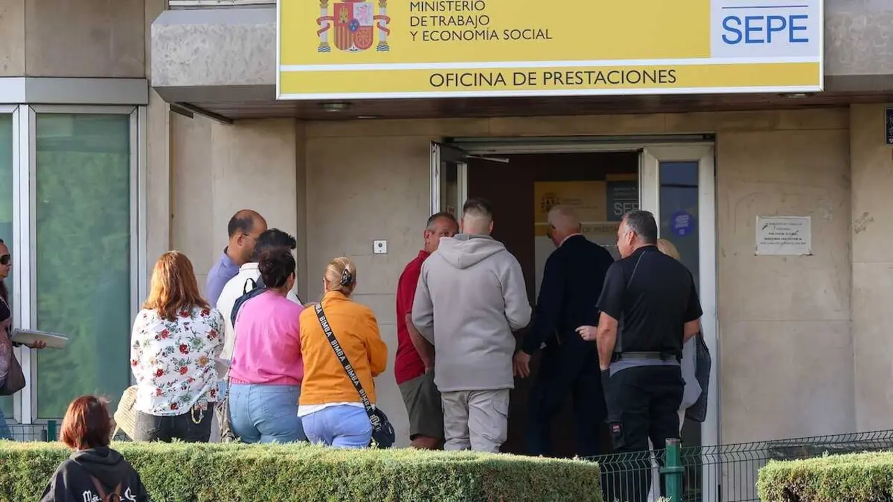 oficina de empleo, parados, prestaciones, desempleados, paro, empleo, EPA, encuesta de poblaci&oacute;n activa, desempleo,