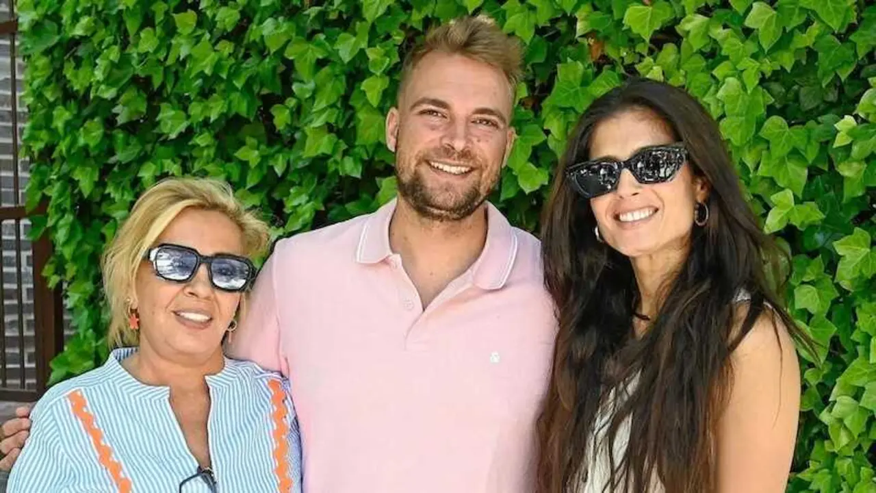 En la imagen de archivo Carmen Borrego junto a su hijo Jos&eacute; Mar&iacute;a Almoguera y Mar&iacute;a la Jerezana