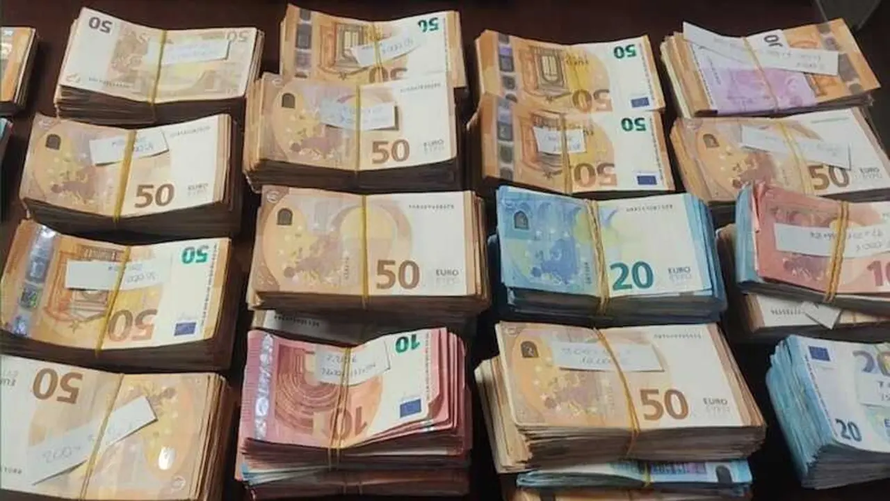 Intervenidos hasta 200.000 euros ocultos en un coche en la A-31 en Chinchilla de Montearag&oacute;n (Albacete)