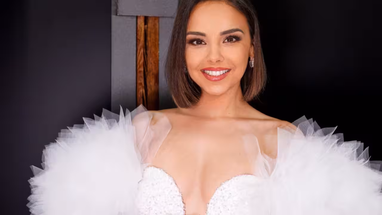 Chenoa se corona de blanco en las Campanadas con un majestuoso vestido artesano