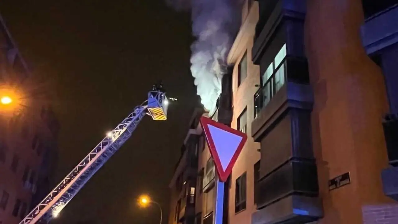 Mueren una madre y sus dos hijos atrapados en el incendio de su vivienda, bomberos