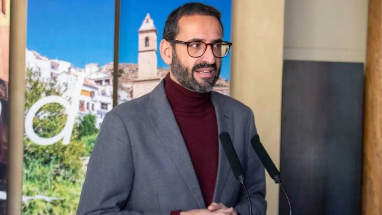 El secretario de Organizaci&oacute;n del PSOE de Castilla-La Mancha y diputado nacional, Sergio Guti&eacute;rrez, en rueda de prensa