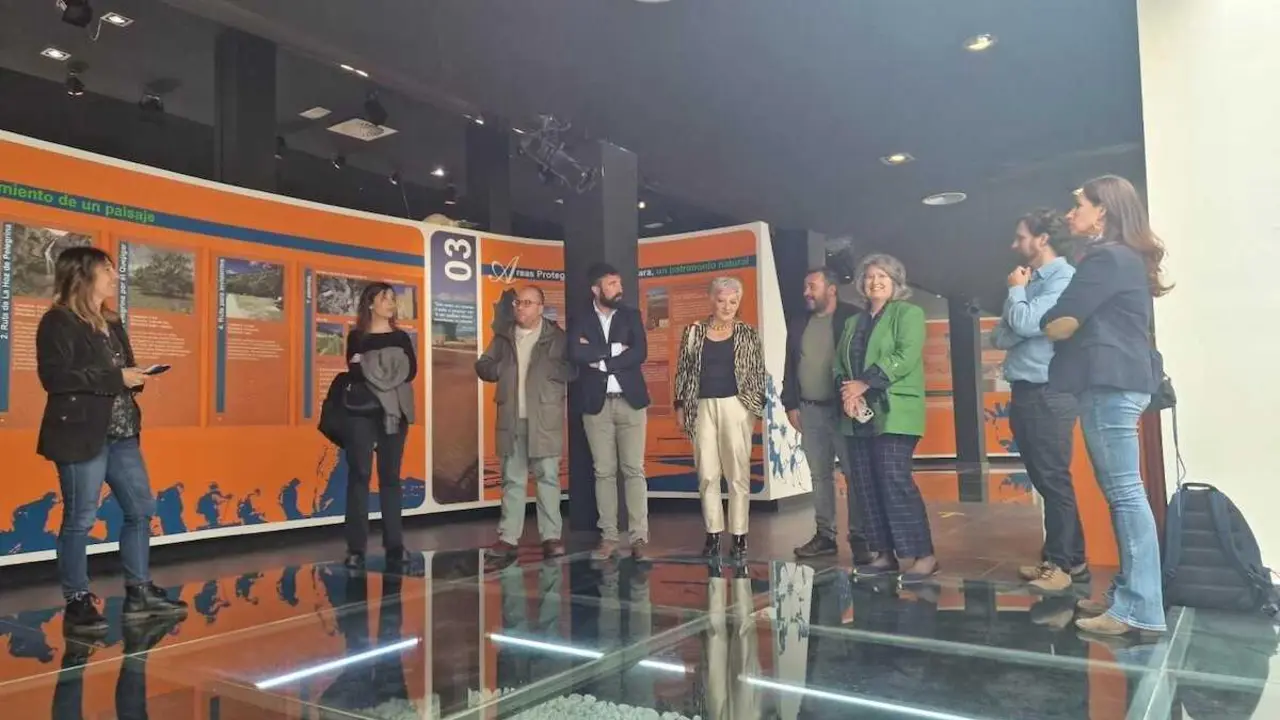 La Junta instala desfibriladores en espacios naturales y forma a monitores