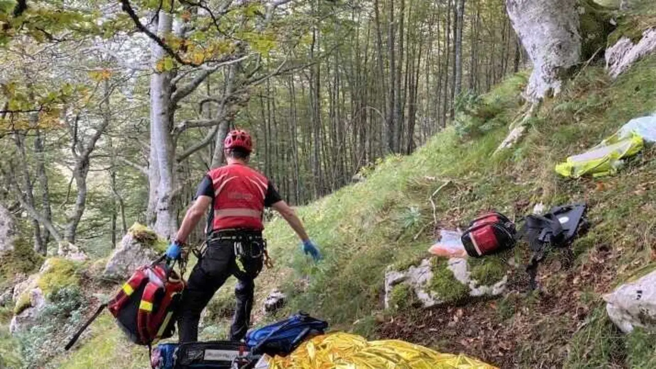 Fallece un hombre mientras hac&iacute;a una ruta de senderismo en un Parque Natural, rescate, senderista, paraje, cad&aacute;ver