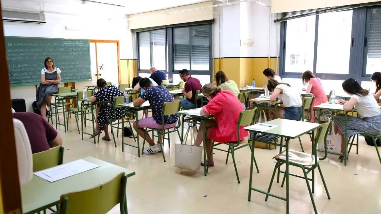 El 82% de aspirantes a 1.035 plazas del Cuerpo de Maestros se presentan a oposici&oacute;n, oposiciones