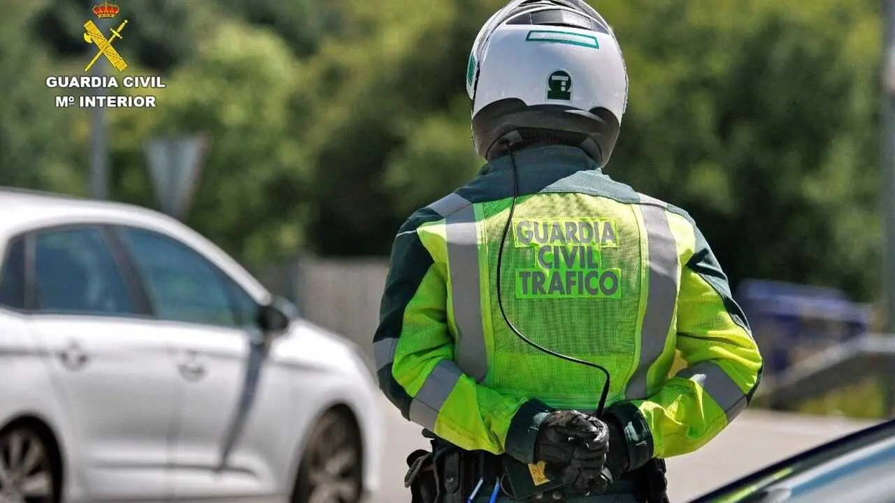 Investigado por conducir en sentido contrario durante 14 kil&oacute;metros por la A-2, agente de la Guardia Civil de Tr&aacute;fico, control, alcoholemia,&nbsp;