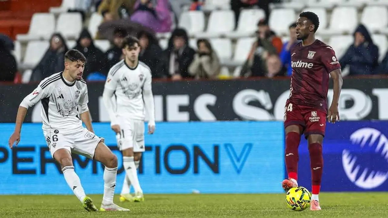 Cuatro palos condenan al Albacete y el Legan&eacute;s castiga en el Belmonte (1-3)