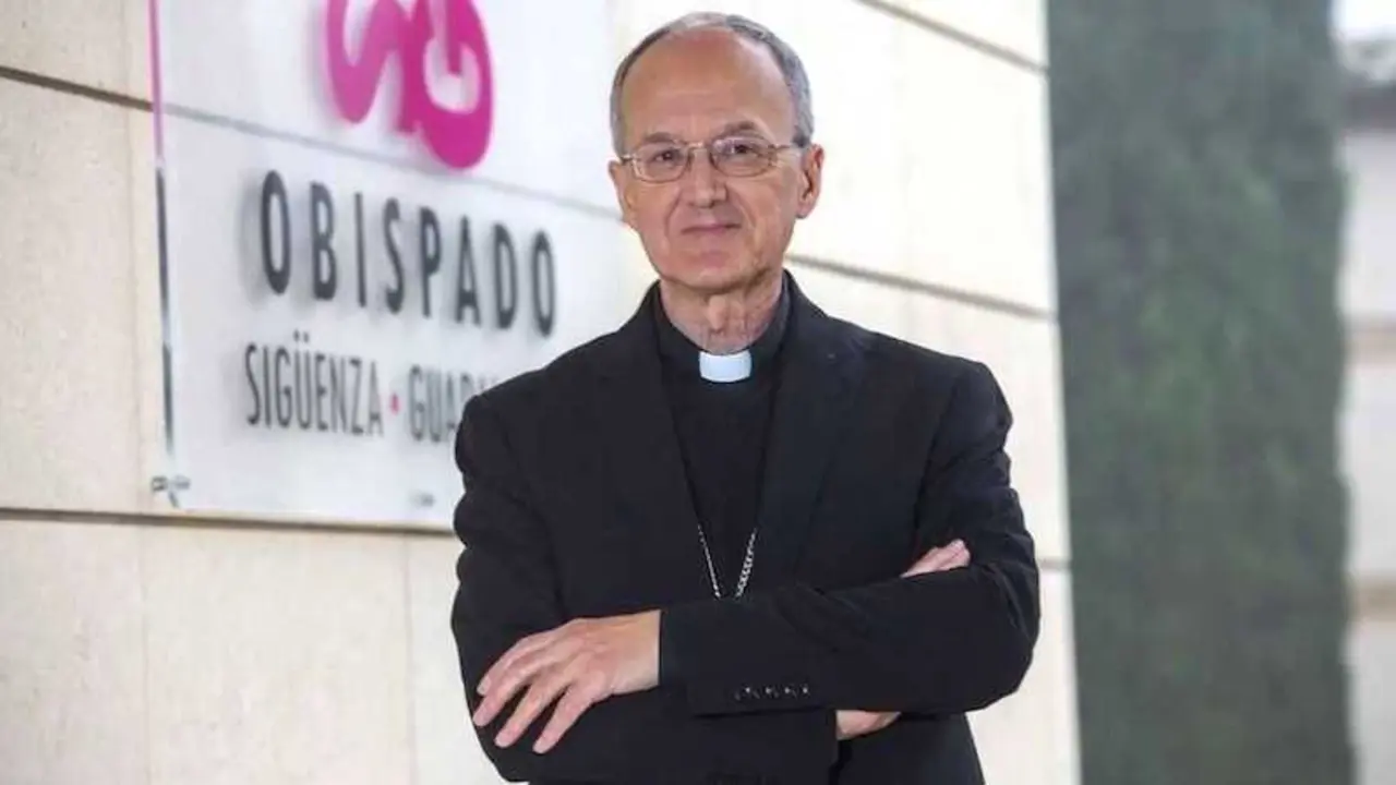 El obispo de Sig&uuml;enza-Guadalajara, Juli&aacute;n Ruiz Martorell - EP/Javier Pozo