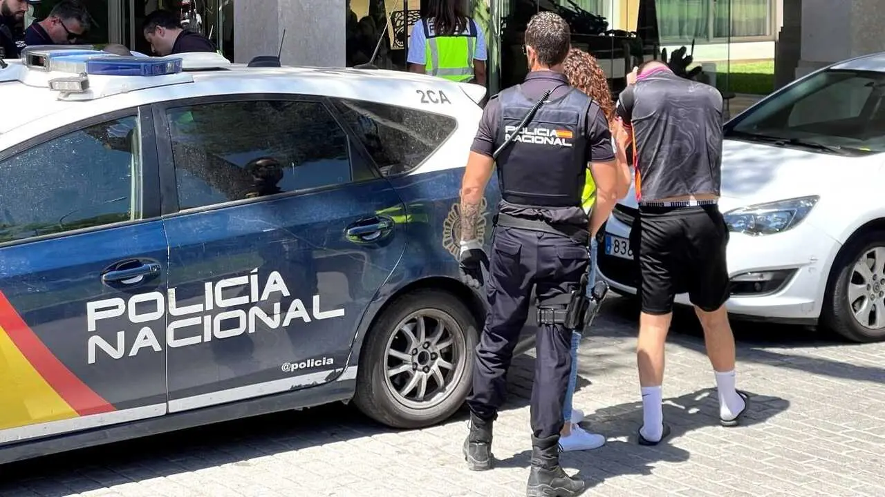 Catorce menores fueron condenados por delitos sexuales en 2022 en Castilla-La Mancha, detenido, Polic&iacute;a Nacional, patrulla,
