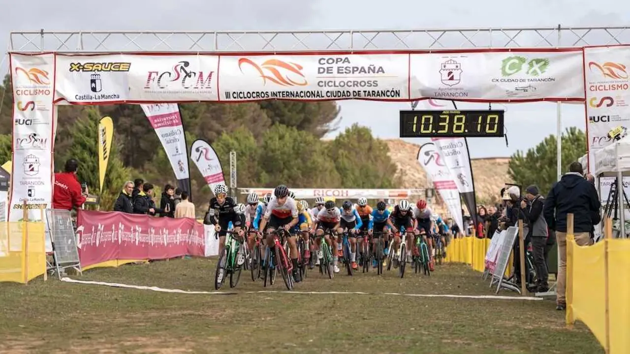 Taranc&oacute;n (Cuenca) acoge el Campeonato de Espa&ntilde;a de Ciclocr&oacute;s con unos mil participantes