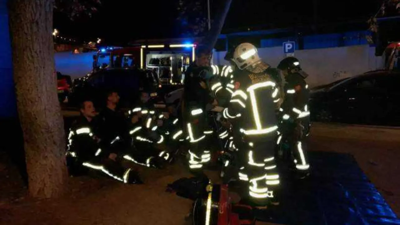 Muere una mujer atrapada al incendiarse su vivienda y no poder salir de ella, incendio, bomberos