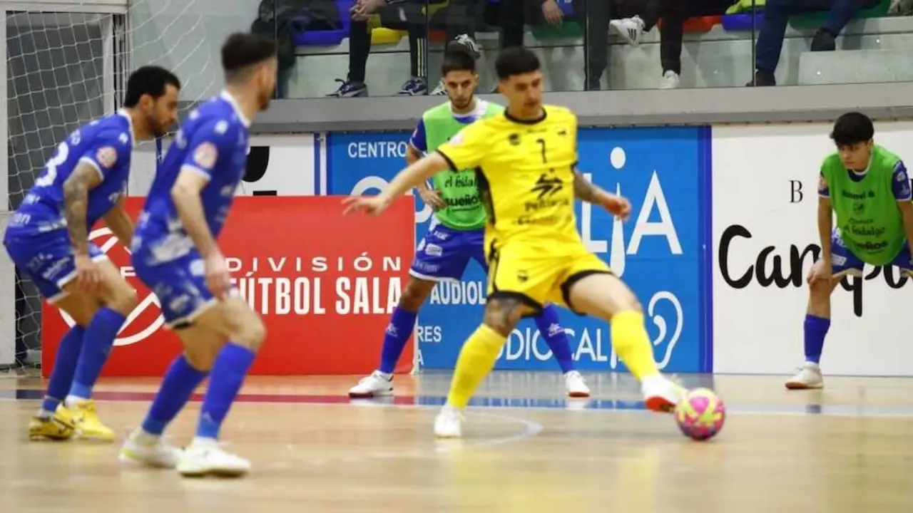 El Manzanares deja casi sellada la permanencia en casa ante el Pe&ntilde;&iacute;scola (6-3)