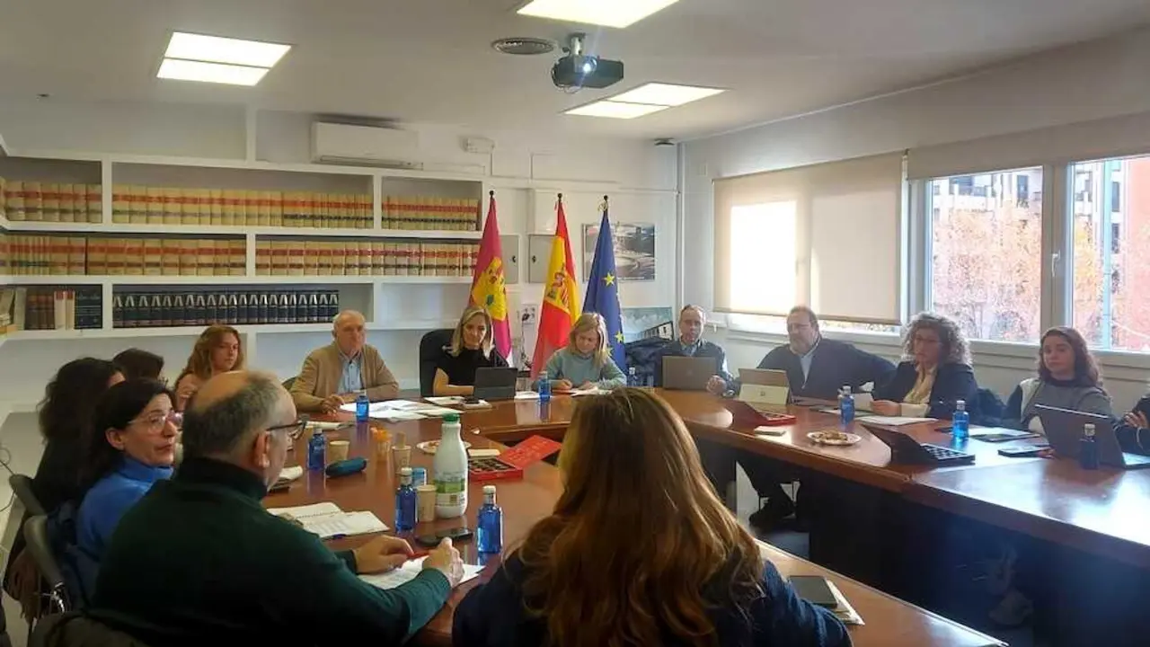 En la imagen un instante de la reuni&oacute;n de la Comisi&oacute;n Provincial de Ordenaci&oacute;n del Territorio y Urbanismo de Cuenca