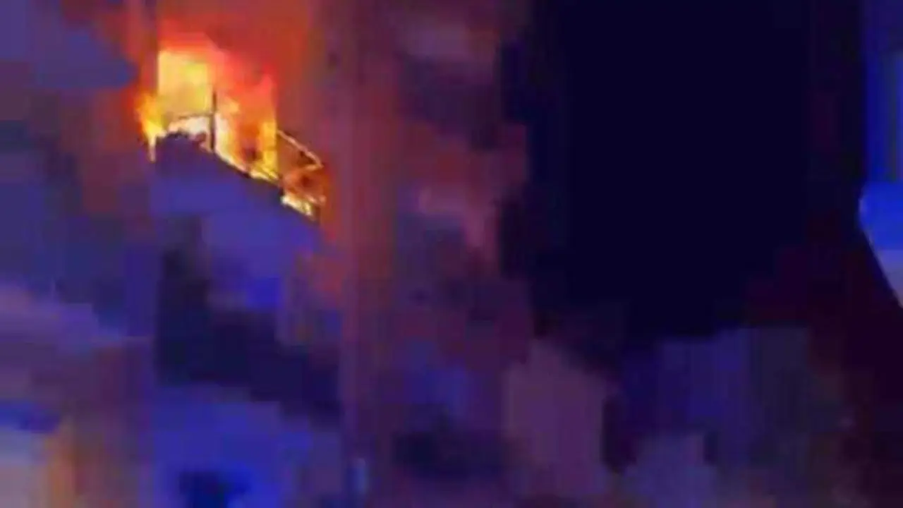 Al menos seis heridos en un grave incendio originado en un bloque de viviendas