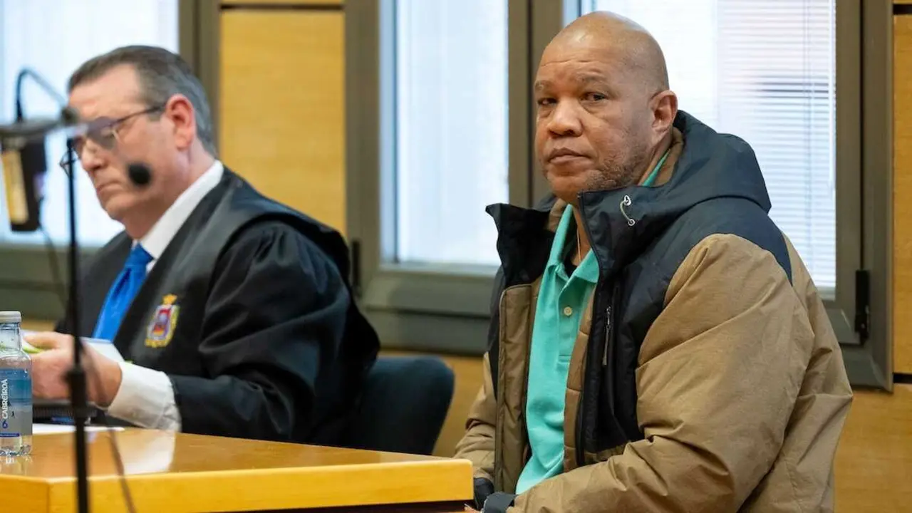 La Secci&oacute;n Segunda de la Audiencia Provincial de Ciudad Real, juzga con Tribunal del Jurado, a un vigilante de seguridad acusado de homicidio, por perseguir y agredir mortalmente a un hombre despu&eacute;s de una disputa a las puertas de un bar de Bola&ntilde;os de Calatrava (Ciudad Real) en julio de 2022 - EFE/Jesus Monroy