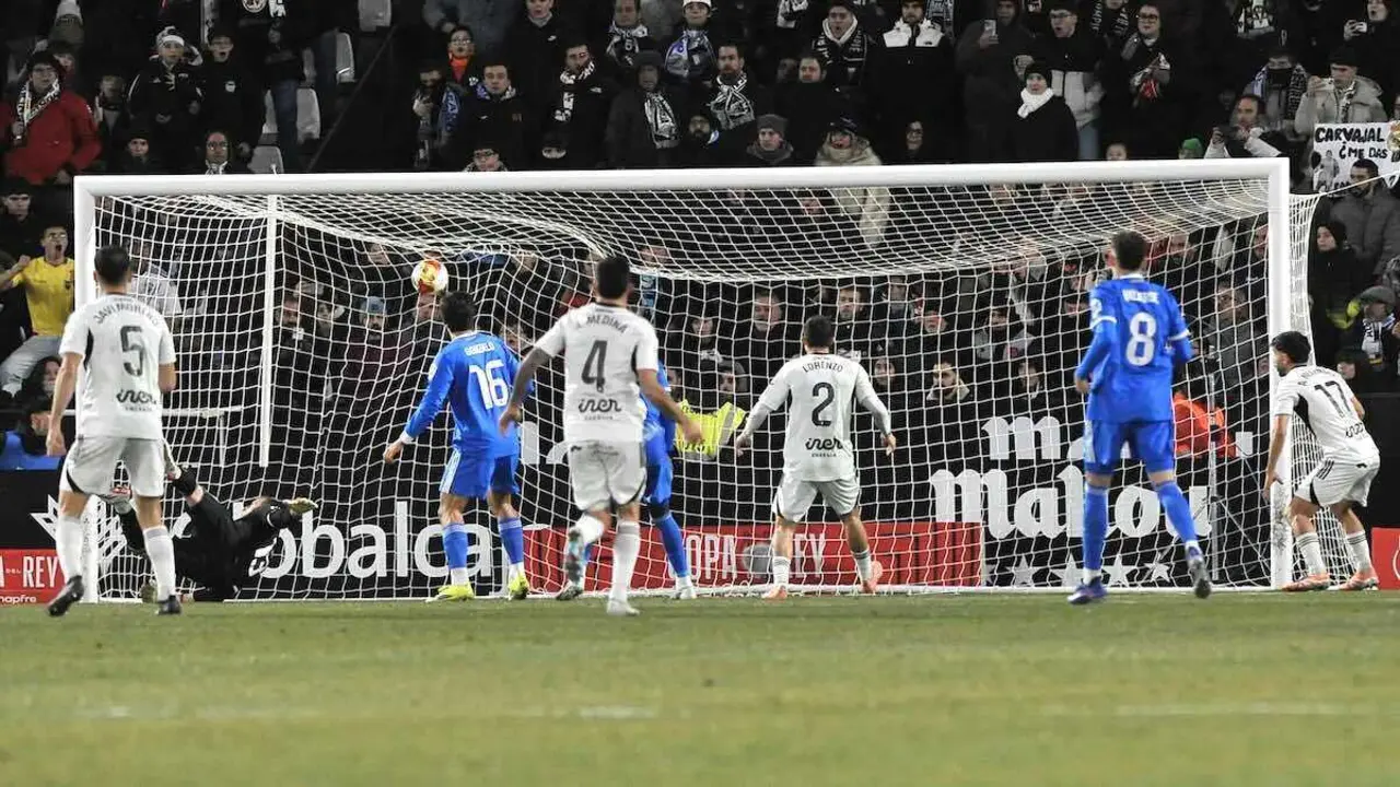El Albacete da la sorpresa y elimina al Real Madrid en el debut de Arbeloa (3-2) - EFE/Manu