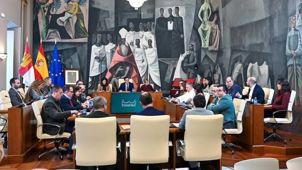 En la imagen un instante del Pleno de la Diputaci&oacute;n de Ciudad Real celebrado este viernes