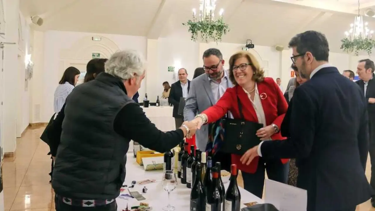 El vino de Castilla-La Mancha presume de calidad y exportaciones en el II Sal&oacute;n de los 100