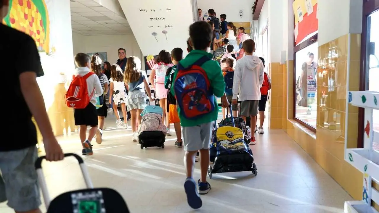 Comienza el curso escolar en Castilla-La Mancha: 1.783 centros, 388.000 alumnos y 33.450 docentes - EFE/Ismael Herrero, alumnos, educaci&oacute;n, vuelta al cole, clase, colegio, centro escolar,