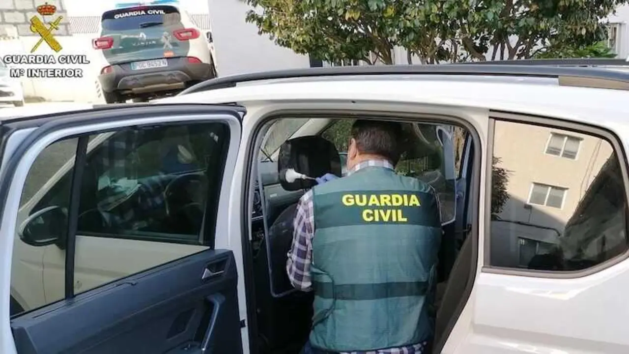 Cae un grupo de aluniceros dedicado al robo de perfumes en Albacete y Murcia, Guardia Civil, detenido