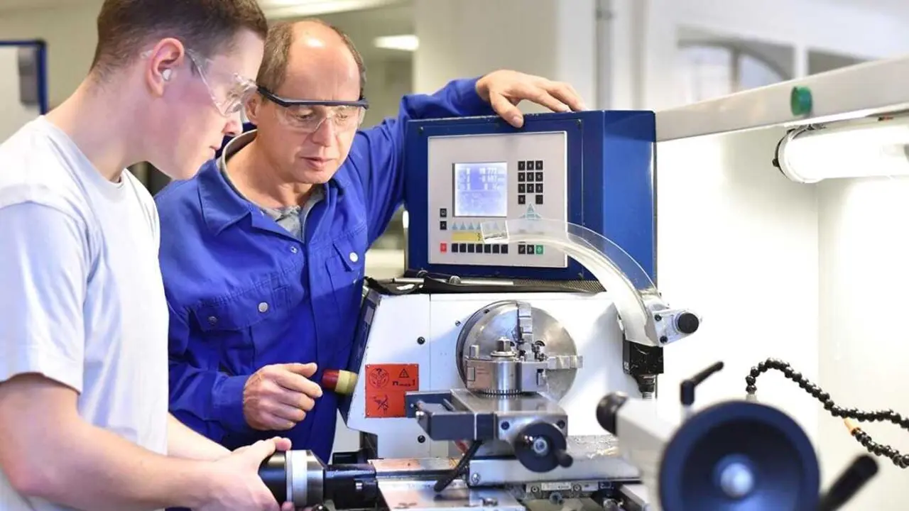 Castilla-La Mancha publica la orden por la que la Formaci&oacute;n Profesional pasa a ser Dual, FP,