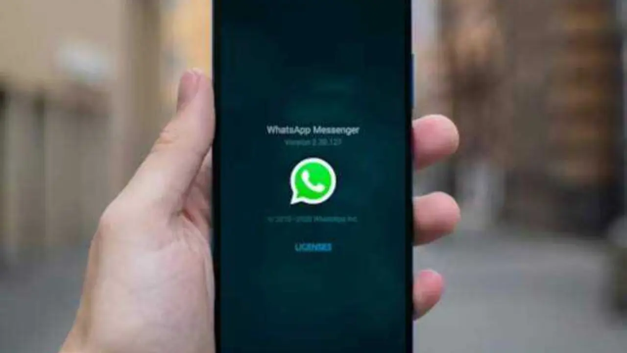 La polic&iacute;a alerta de nueva estafa en WhatsApp que utiliza la "pantalla compartida"