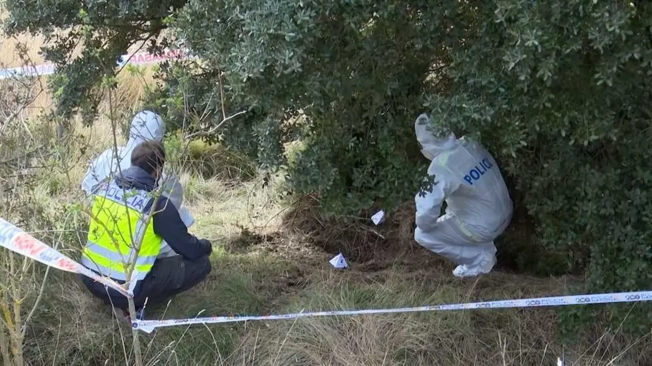 polic&iacute;a, cad&aacute;ver, paraje, barranco, asesinato, crimen, violencia,