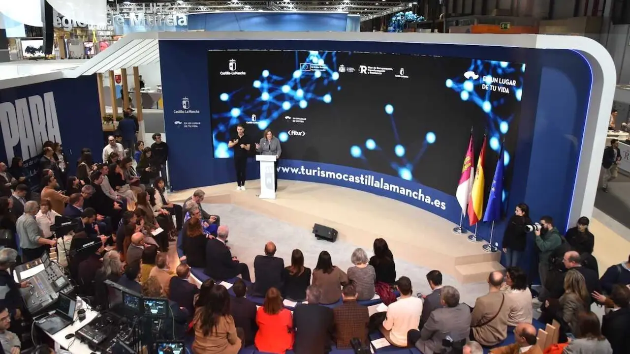 La consejera de Econom&iacute;a, Empresas y Empleo, Patricia Franco, ha presentado las nuevas iniciativas de promoci&oacute;n y gesti&oacute;n tur&iacute;stica de Castilla-La Mancha en el escenario central del estand regional de la 46 edici&oacute;n de la Feria Internacional de Turismo, FITUR