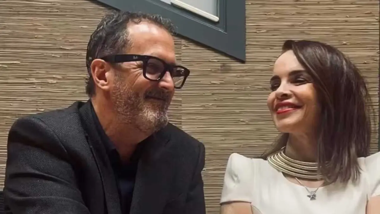 Carme Chaparro se casa con su pareja horas antes de entrar en un quir&oacute;fano