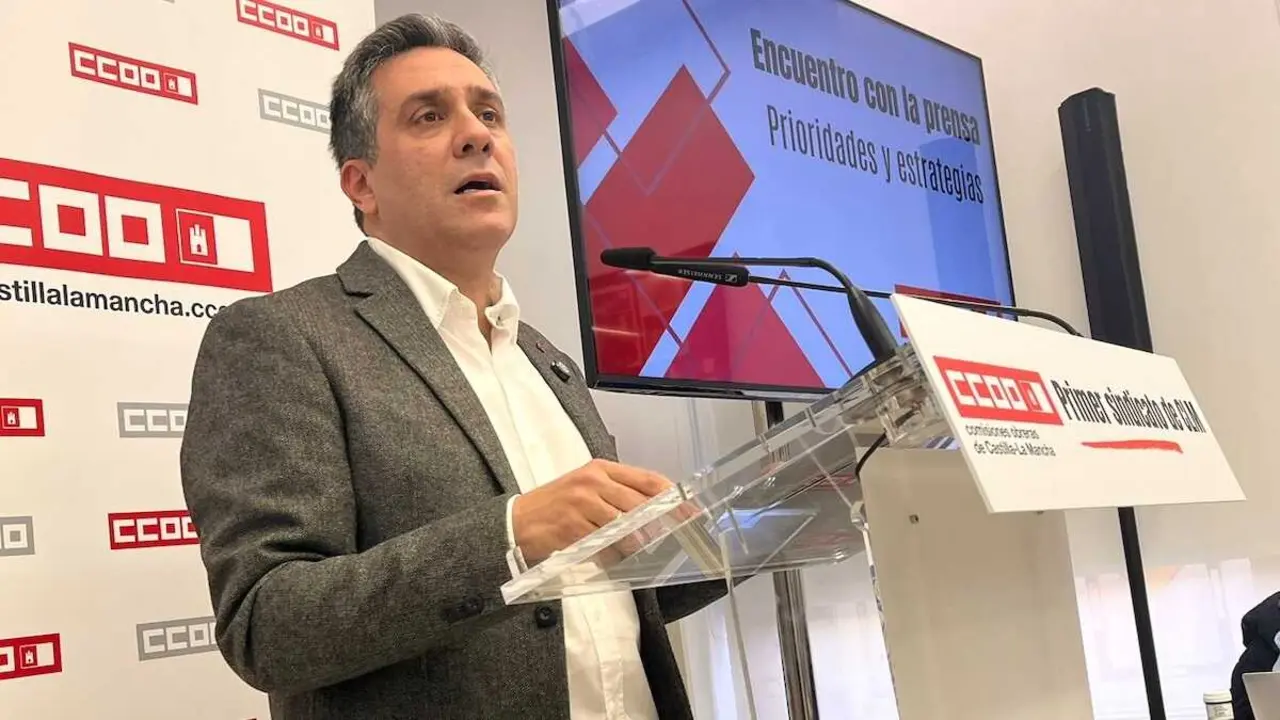 El secretario general de CCOO en Castilla-La Mancha, Javier Ortega, durante el tradicional Cocido de la cuesta de enero, un encuentro con los medios en el que el sindicato ha desgranado su hoja de ruta para este a&ntilde;o