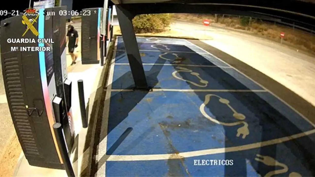 Dos detenidos por robar m&aacute;s de 1.000 metros de cable en &aacute;reas de servicio de la A-4