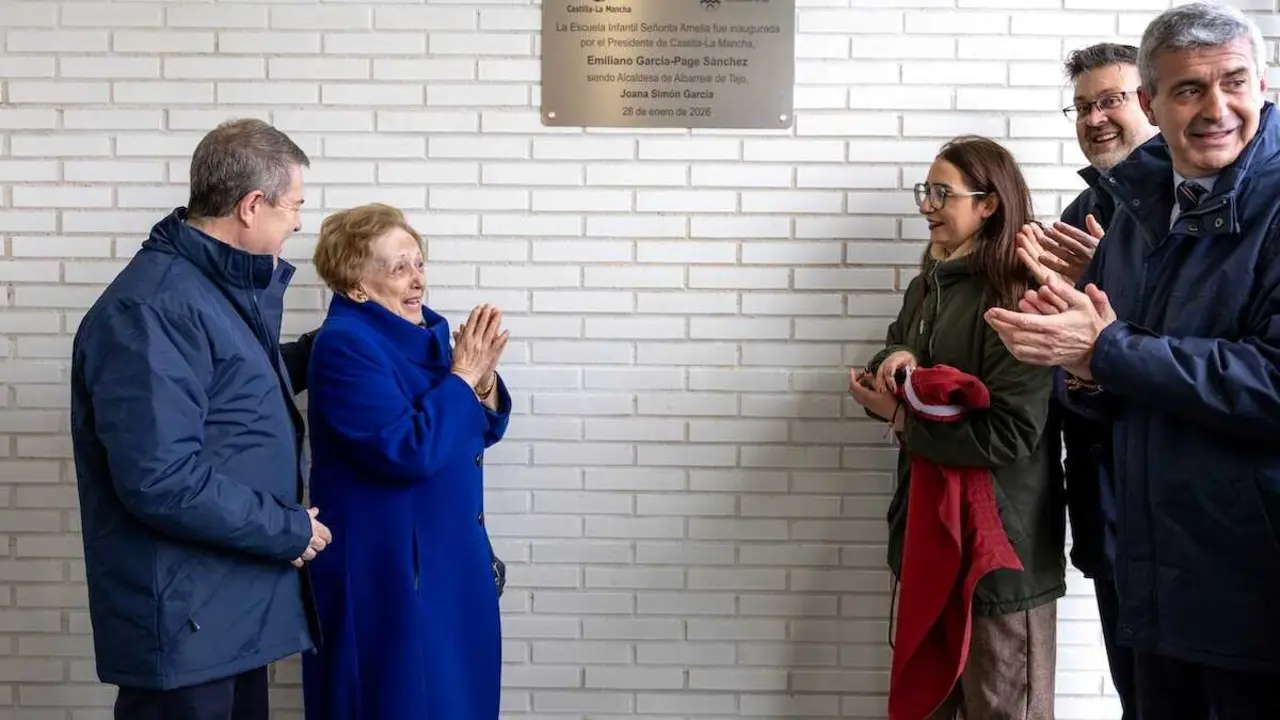 El presidente de Castilla-La Mancha, Emiliano Garc&iacute;a-Page, inaugura la Escuela Infantil &lsquo;Se&ntilde;orita Amelia&rsquo; de Albarreal de Tajo (Toledo)