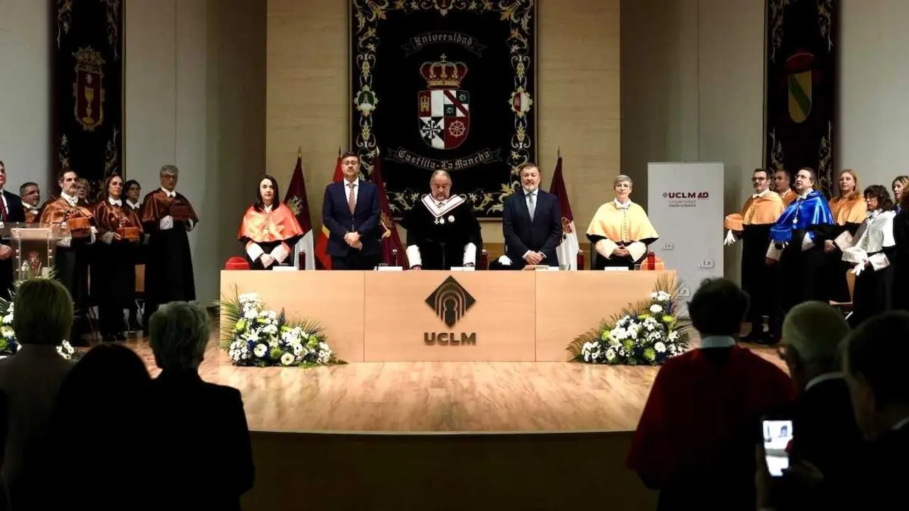 La Universidad de Castilla-La Mancha (UCLM) ha conmemorado este mi&eacute;rcoles la festividad de Santo Tom&aacute;s de Aquino, patr&oacute;n de las universidades, con un acto acad&eacute;mico celebrado en el Paraninfo del Campus de Cuenca