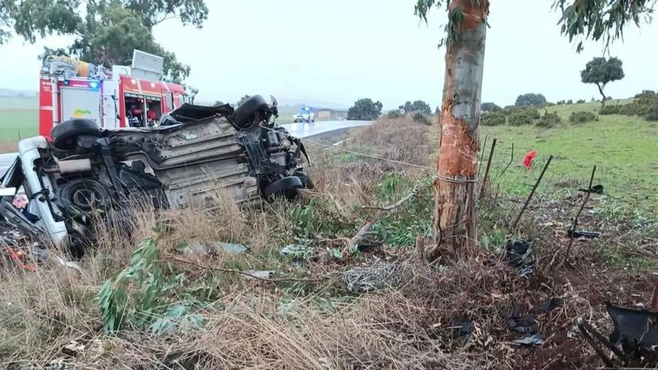 Muere un conductor de 46 a&ntilde;os tras volcar su coche en Villamayor de Calatrava (Ciudad Real)