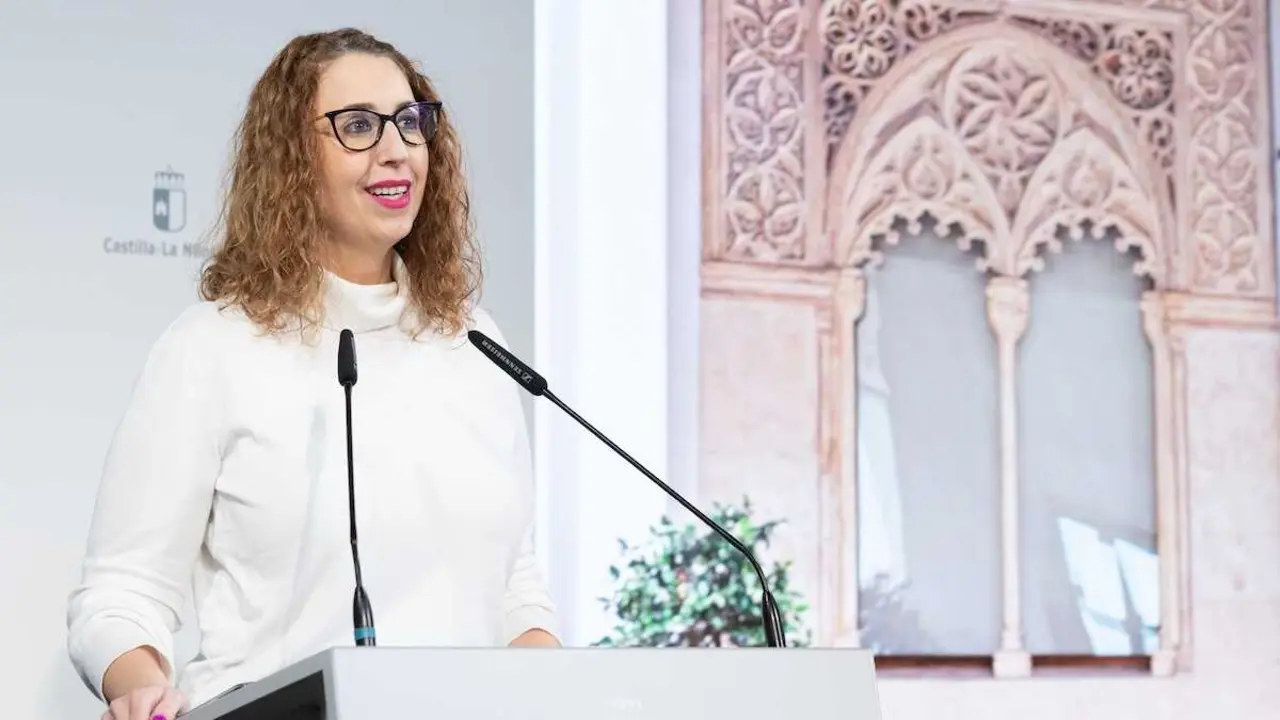 La consejera de Igualdad de Castilla-La Mancha, Sara Sim&oacute;n, ha informado en rueda de prensa de la aprobaci&oacute;n del V Plan Corresponsables