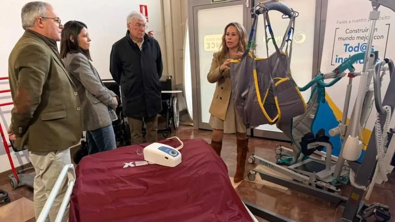 Castilla-La Mancha ofrece gratis camas y gr&uacute;as para 4.500 personas dependientes