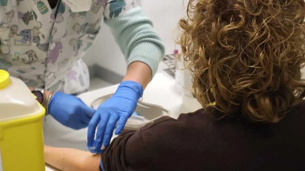 Los centros de salud de Cuenca y Taranc&oacute;n har&aacute;n an&aacute;lisis a diario