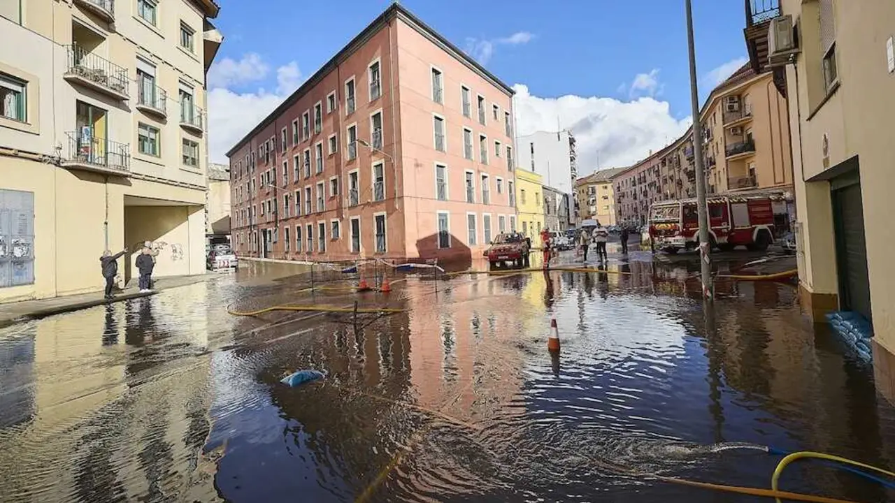 Inundaciones en Talavera de la Reina (Toledo) por el aumento del caudal del r&iacute;o Tajo - EFE/Manu Reino