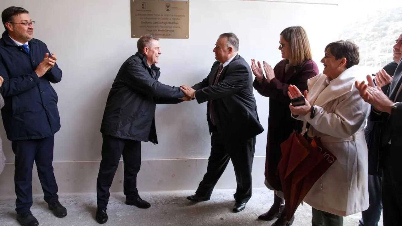 El presidente de Castilla-La Mancha, Emiliano Garc&iacute;a-Page, inaugura, en El Real de San Vicente (Toledo), la nueva Escuela Infantil &lsquo;Tierras de Viriato&rsquo;.