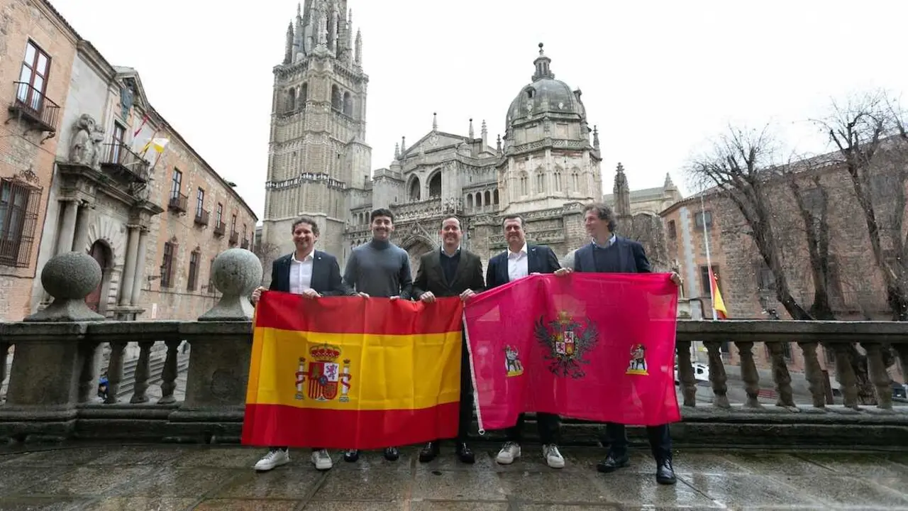 Toledo rinde honores a sus tres campeones de Europa de f&uacute;tbol sala