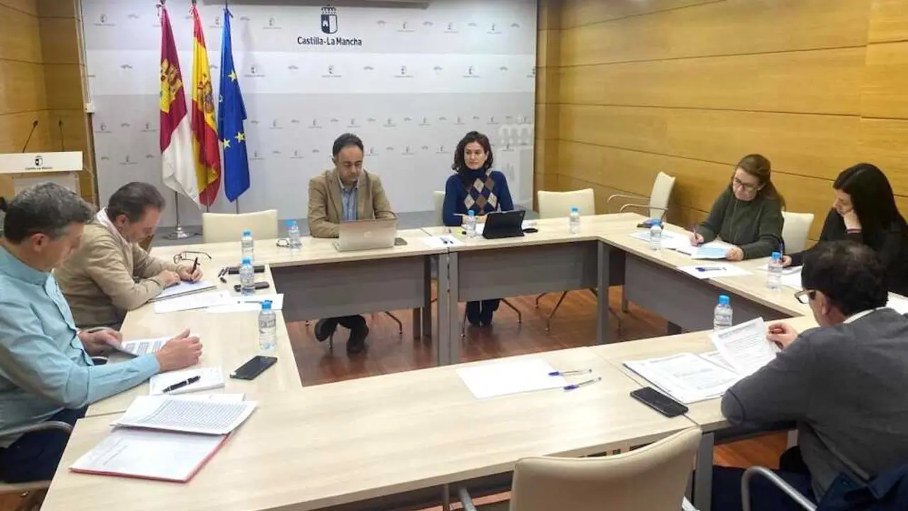 En la imagen un instante de la reuni&oacute;n de la Comisi&oacute;n Especializada de Prevenci&oacute;n de Riesgos Laborales