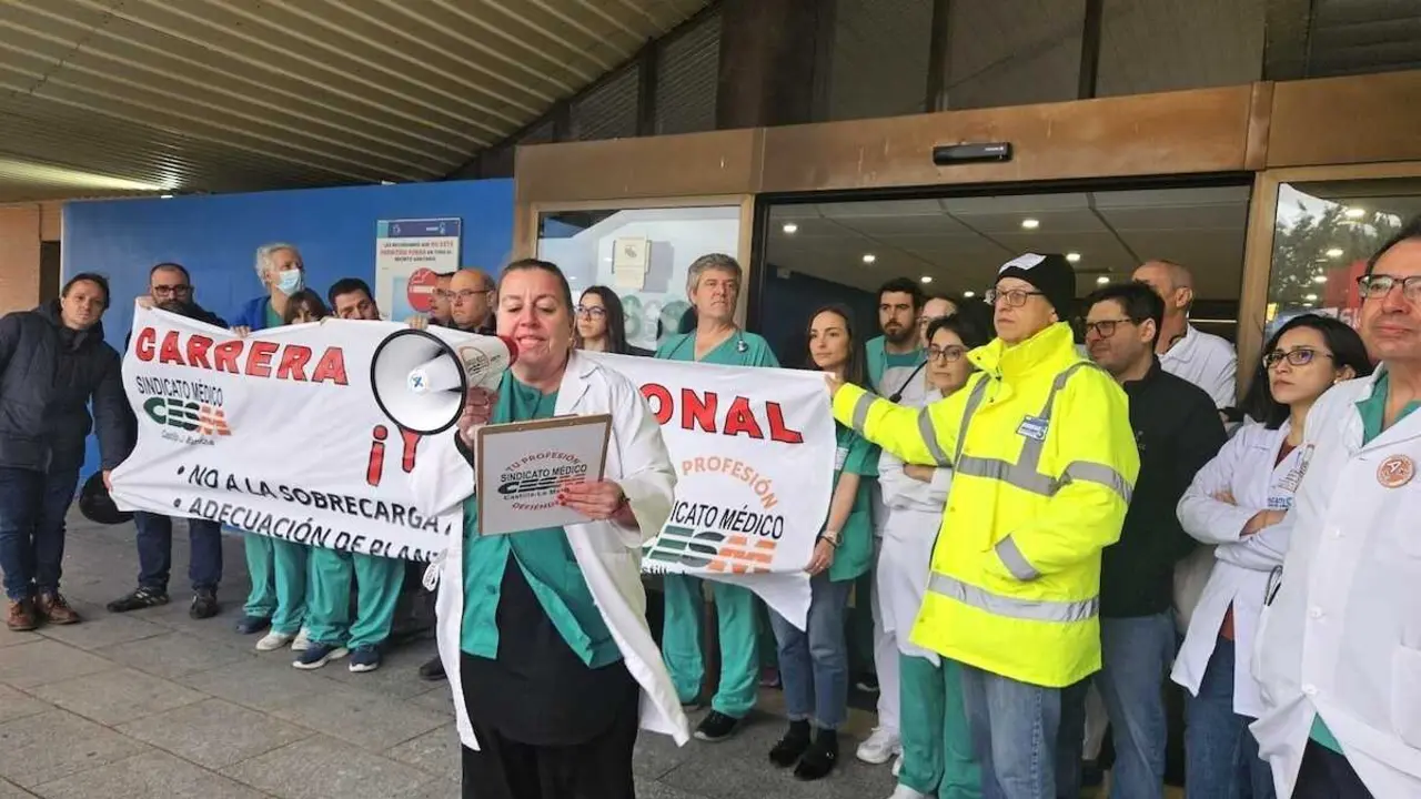 M&eacute;dicos de Guadalajara: jornadas de 65 horas y un sistema al l&iacute;mite