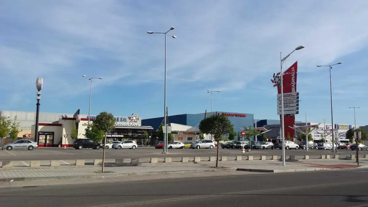 Herido un operario en Albacete tras caer de un andamio en el centro comercial Imaginalia