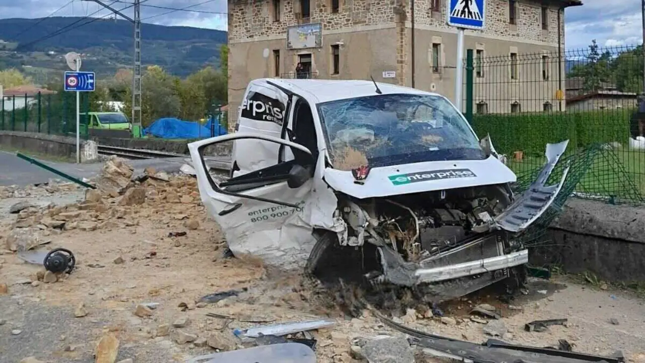 Muere el conductor de una furgoneta tras ser arrollada por un tren