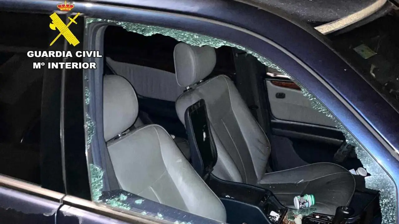 Usaban piedras de gran tama&ntilde;o para reventar lunas de coches en Almansa (Albacete)