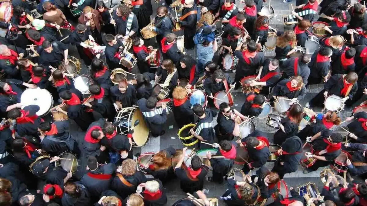 Hell&iacute;n celebra 150 a&ntilde;os de tamborada con una jornada de ocho horas