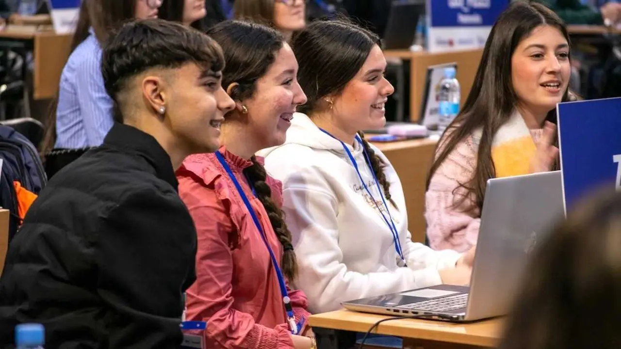 El 32,5% de los j&oacute;venes de Castilla-La Mancha quiere montar su propia empresa