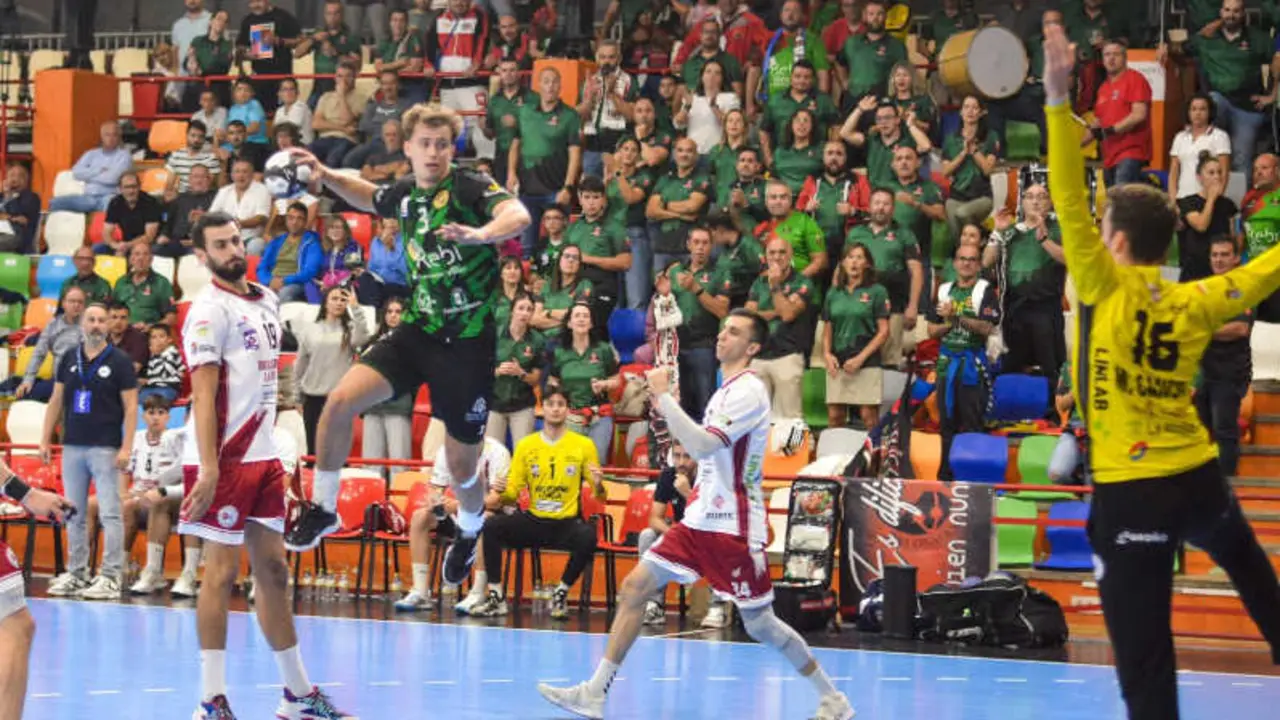 El REBI Cuenca blinda al lateral Santi Barcel&oacute; pese a su grave lesi&oacute;n